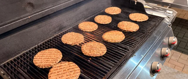 Patties auf dem Grill