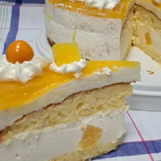 Tortentheke im Berg-Café
